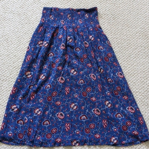 GAP Dresses & Skirts - Worn Gap floral print skirt